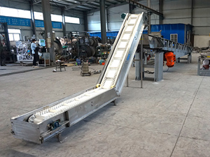 Inclined Belt Conveyor