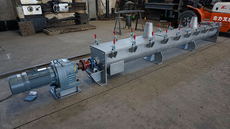  Horizontal screw conveyor